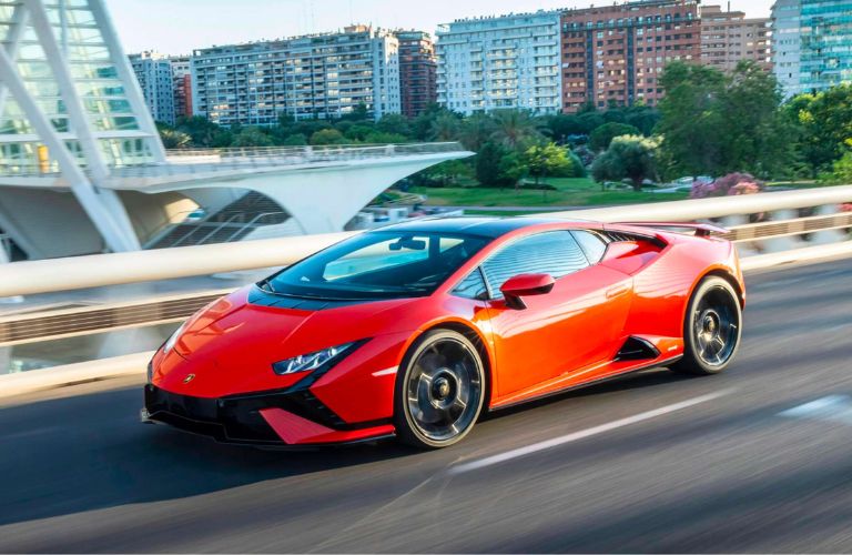 Lamborghini Huracán Tecnica exterior side view