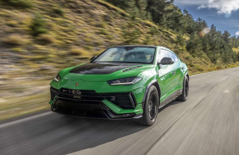 Lamborghini Urus Performante exterior front view