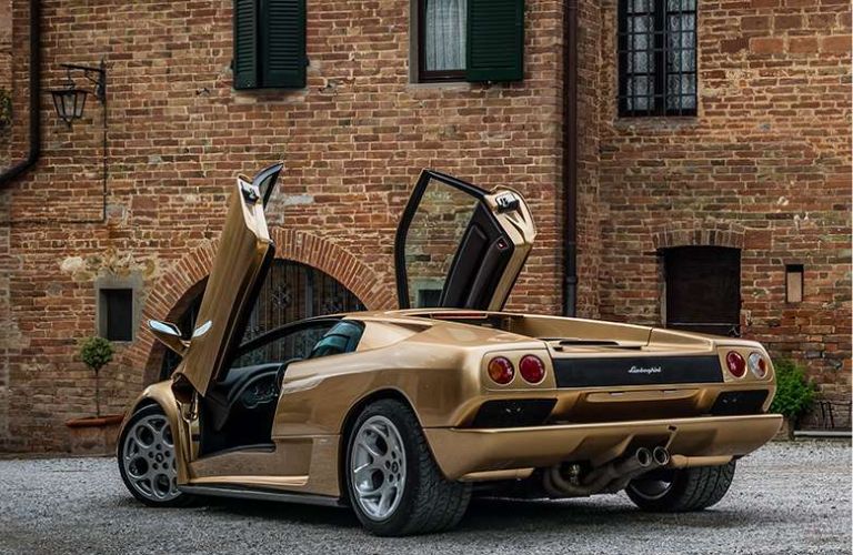 rear quarter view of the Lamborghini Diablo